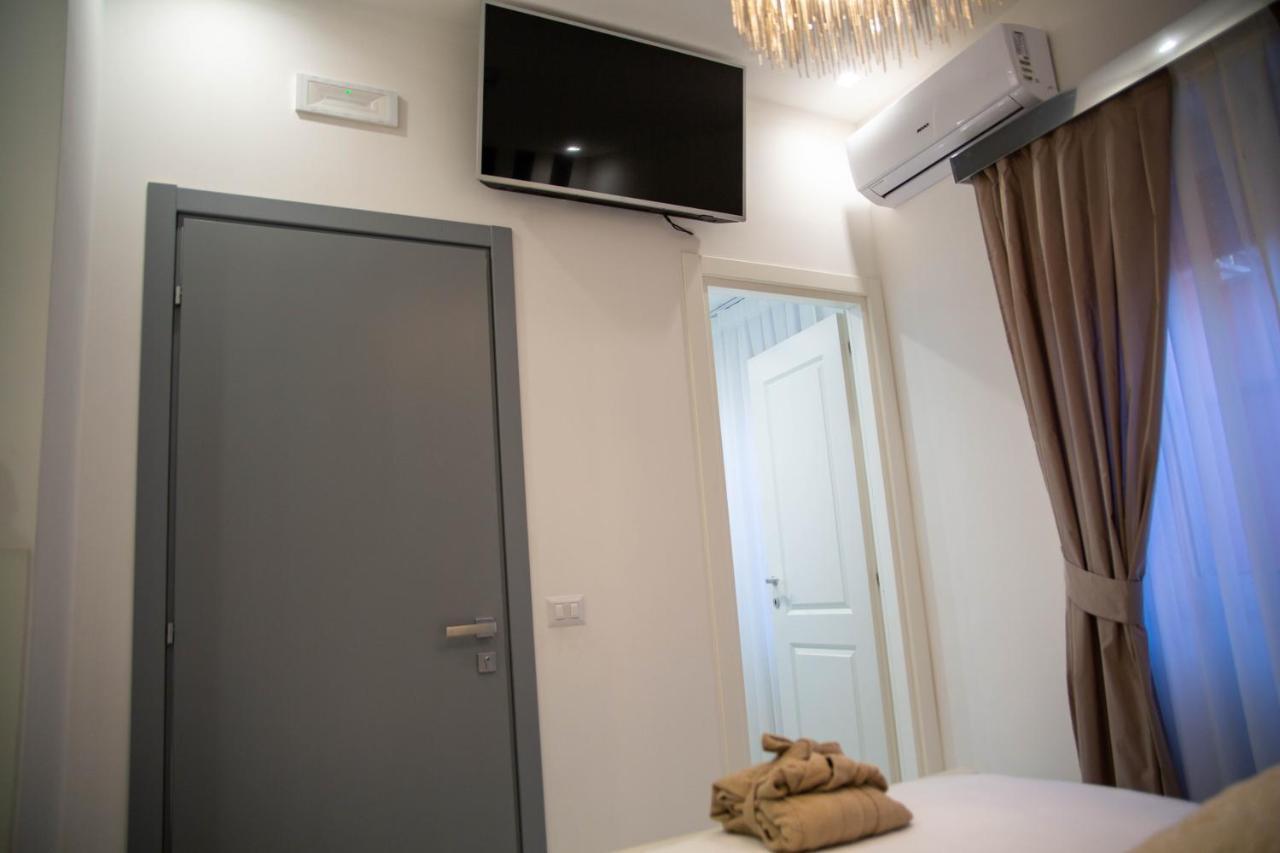 Flyhouse Fiumicino Bed and Breakfast Eksteriør billede